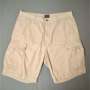 Levi’s cargo shorts size 36